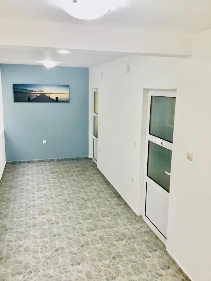 Dk Apartmani Dobra Voda Eksteriør bilde